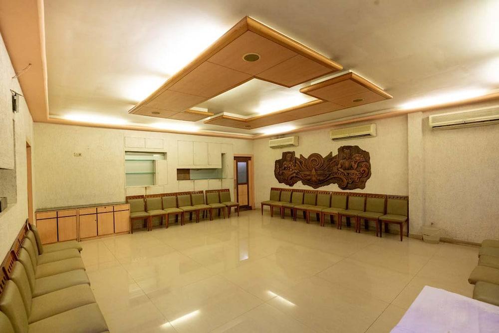 Hotel Sukh Mumbai