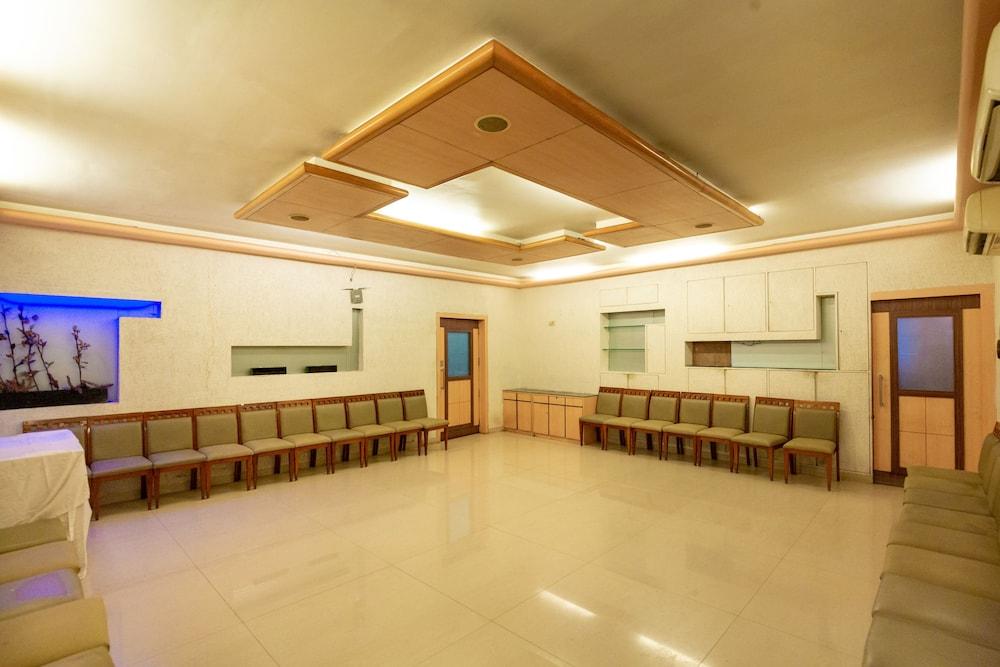 Sukh Hotel Mumbai